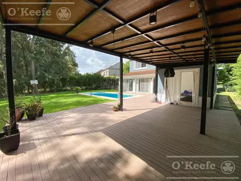 Casa en Venta  de 4 Ambientes En Club de Campo Abril Hudson Berazategui
