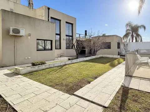 Casa en Venta en Funes, USD 206.000