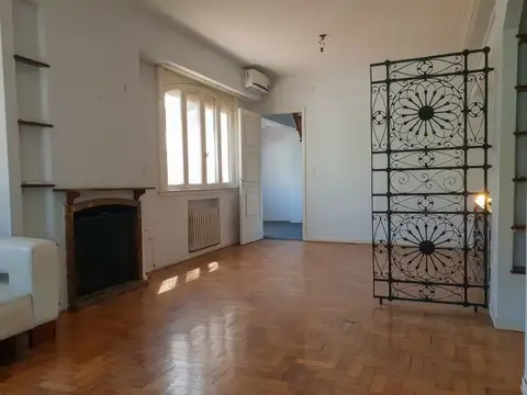 Depto Tipo Casa en Alquiler 80 años