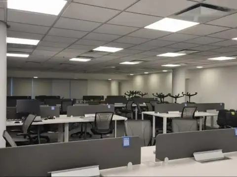 Oficina 6 ambientes con 6 baños