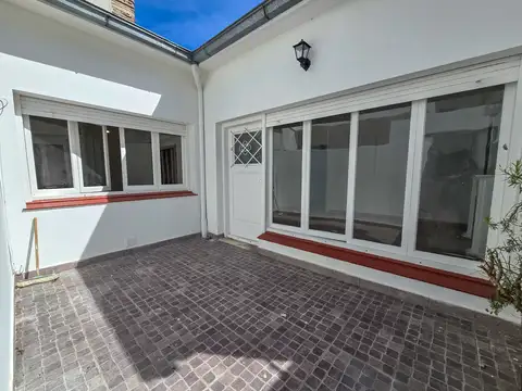 PH 3 amb. c/ dependencia y 2 patios - Córdoba y Gascón