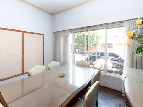 PH TIPO CASA 5 AMBIENTES CON  PARQUE SIN EXPENSAS