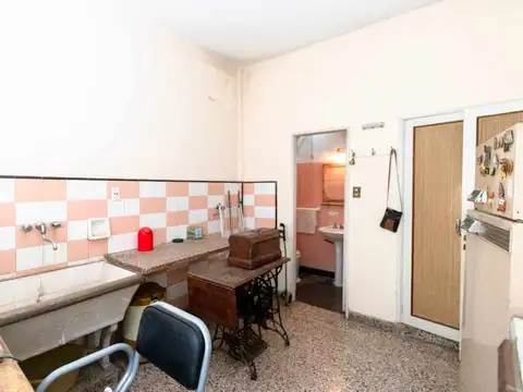 PH TIPO CASA 5 AMBIENTES CON  PARQUE SIN EXPENSAS