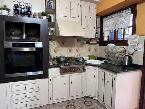 Casa en Venta con 4 cocheras