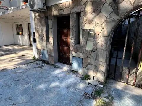 Casa en Venta - 2 Dormitorios 1 Baño - 76mts - Berisso