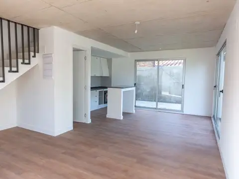 Venta Casa 2 dorm. en Shangrila Sur c/Parrillero