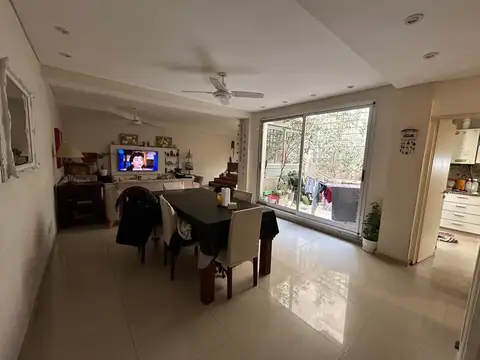 Depto Tipo Casa 4 ambientes con 2 baños