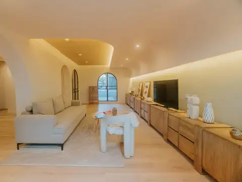 Casa 7 ambientes con 4 baños