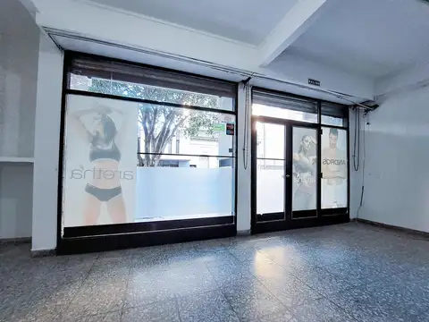 LOCAL c/ oficinas - 45 e/ 4 y 5