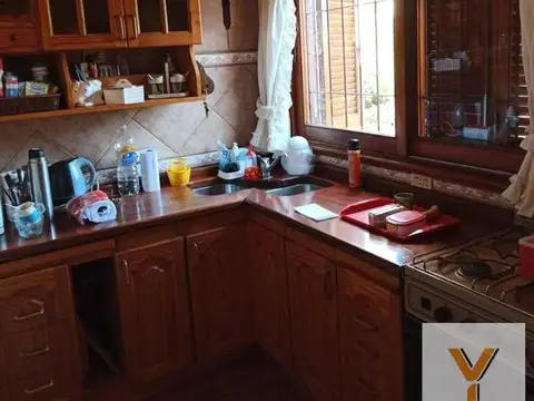 Casa en venta - 4 Dormitorios 3 Baños 2 Cocheras - 250Mts2 - San Bernardo Del Tuyu