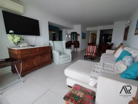 Apartamento en alquiler invernal de 2 dormitorios c/ cochera en Península