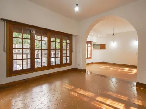 Casa en Alquiler con 1 cochera