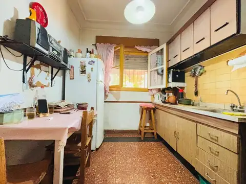 Casa 5 ambientes con 2 baños