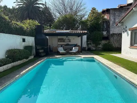 RETASADA!!! Casa en una planta recien reciclada en Roma al 600, Olivos. -