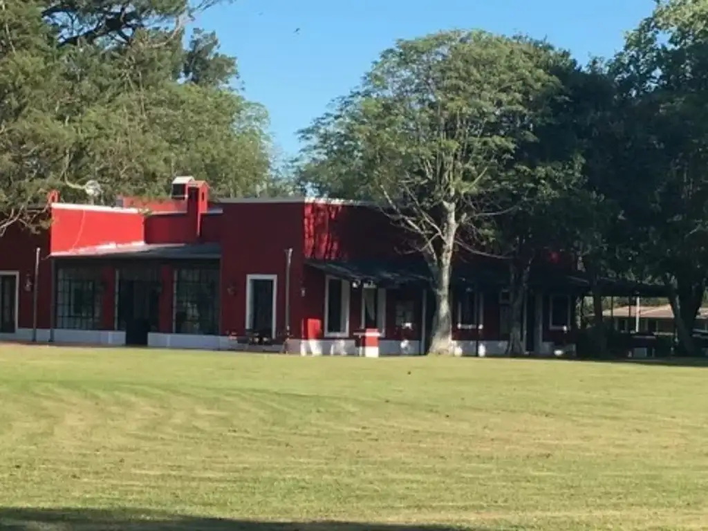 Áreas comunes piscina, club-house en Haras El Malacate