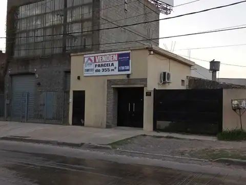 Lote con construcción a refaccionar sobre colectora de panamericana, Pilar, Buenos Aires