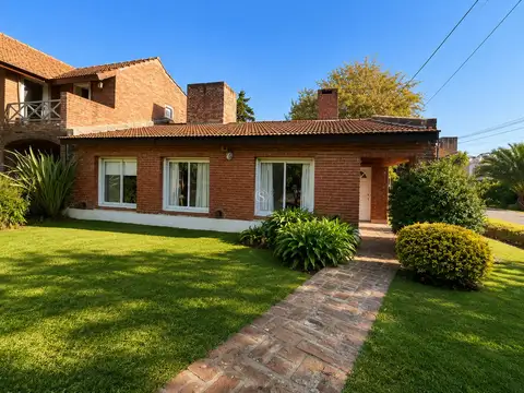 Casa  en Venta en Champagnat, Pilar, G.B.A. Zona Norte