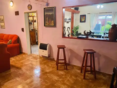 Casa 3 ambientes con 1 baño