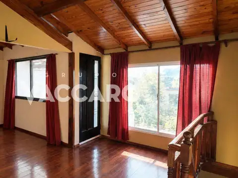 Casa 6 ambientes con 2 baños