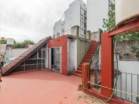 Depto Tipo Casa en Venta 80 años