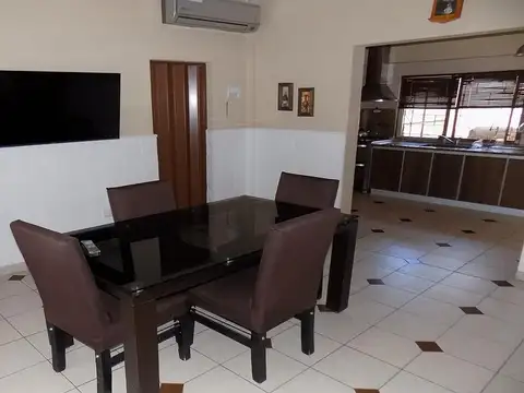 Casa 5 ambientes con 2 baños