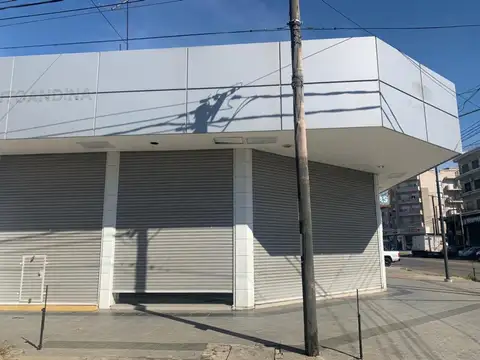 Local en Alquiler en Lomas del Mirador, $ 3.900.000