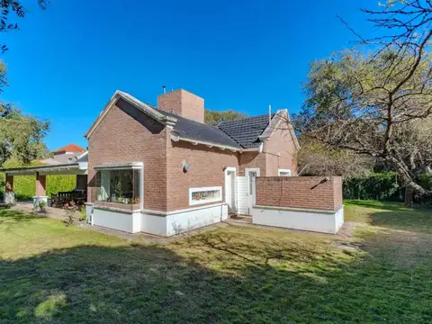 Casa en Venta con 2 cocheras