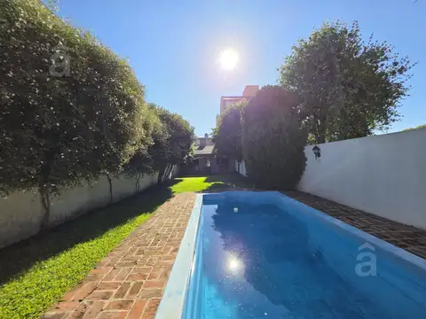 Casa 4 ambientes con 3 baños