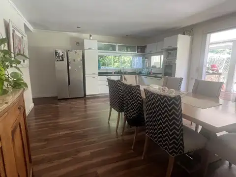 Casa en Alquiler Temporal con 3 cocheras