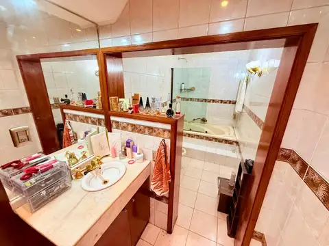 VENTA - CASA - PILETA - QUINCHO - COCHERA TECHADA - 4 AMBIENTES - PERMUTA