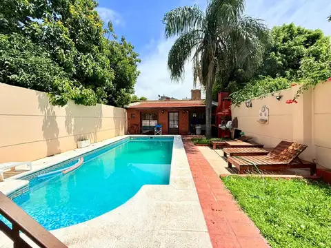 VENTA - CASA - PILETA - QUINCHO - COCHERA TECHADA - 4 AMBIENTES - PERMUTA