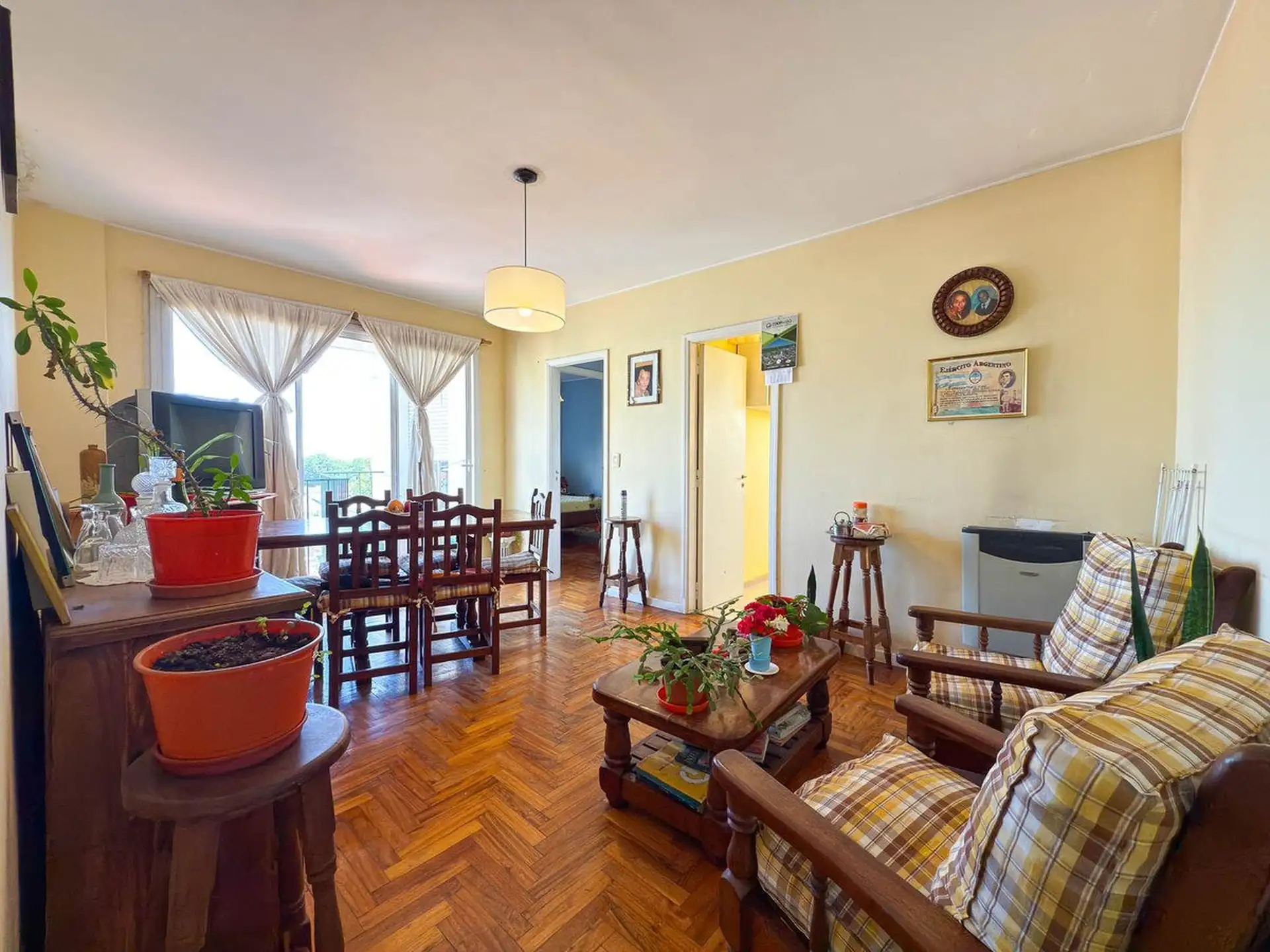 Depto 1 dorm, 38m² en edificio céntrico — Sarmiento 902