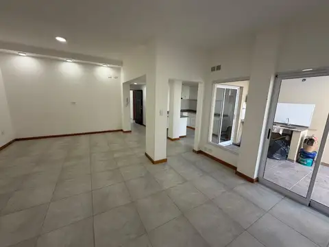 Casa 3 ambientes con 2 baños
