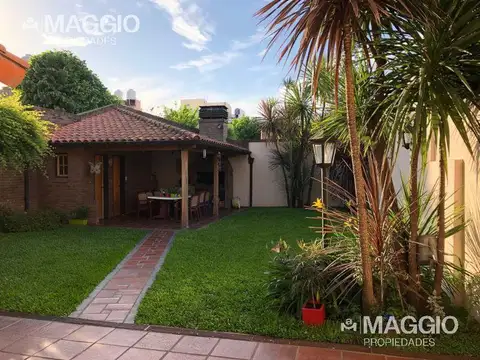 CASA VENTA VILLA LUZURIAGA 4 AMBIENTES