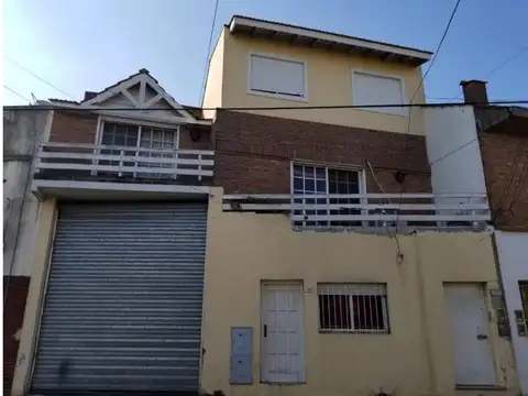 Casa 5 ambientes con 3 baños