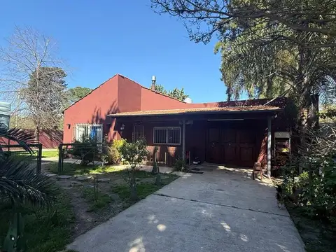 VENTA CASA 4 AMB JARDIN QUINCHO Y PARRILLA