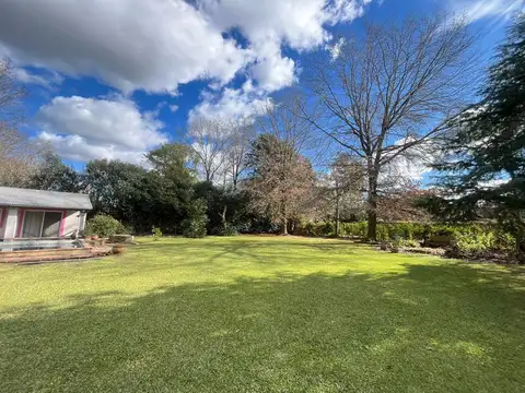 Casa en Venta con 2 cocheras