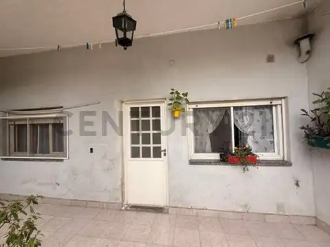 Venta PH 3 ambientes con 2 patios en Caseros