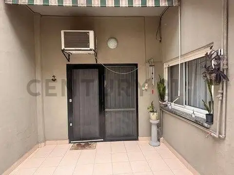 Venta PH 3 ambientes con 2 patios en Caseros