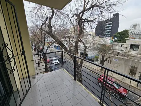 Departamento en Alquiler en Coghlan, $ 700.000