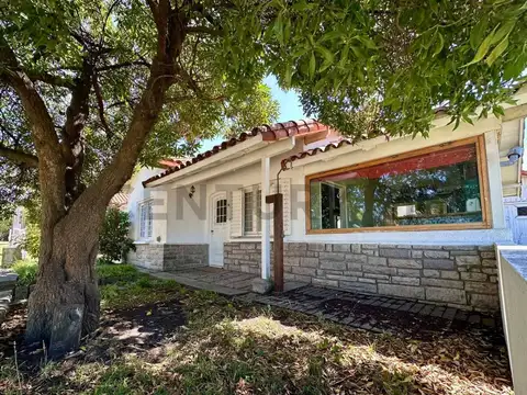 Venta de PH 3 ambientes con patio al frente, Acantilados, Mar del Plata.