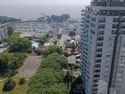 Departamento Monoambiente con vista al rio y a Av. Libertador