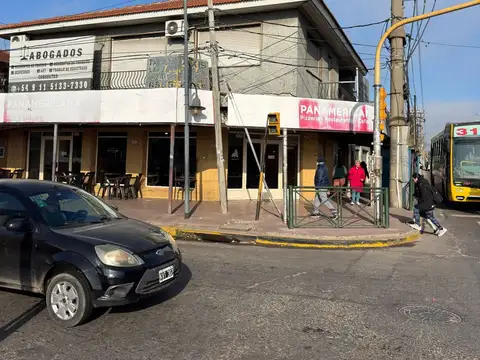 Avenida Hipólito Yrigoyen 2700