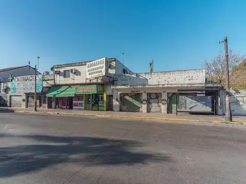 Avenida Hipólito Yrigoyen 2700