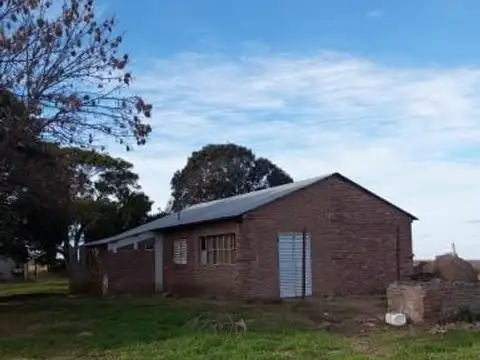 Campo en venta 211 has agrícolas con riego y mejoras