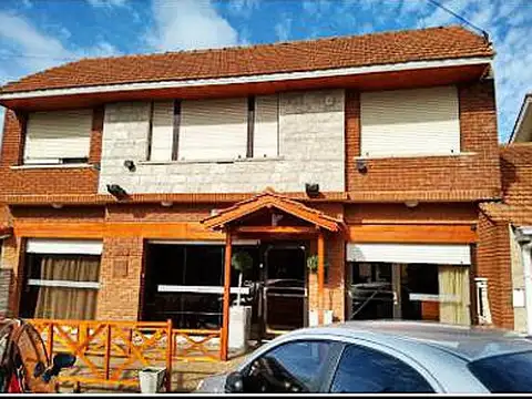 Hotel  de 2 estrellas a cuatro cuadras de la playa.