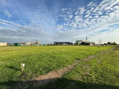 LOTE EN CLUB DE CAMPO HARAS DE FUNES