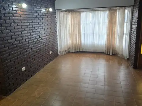 Pastor Juan Lawrence 700