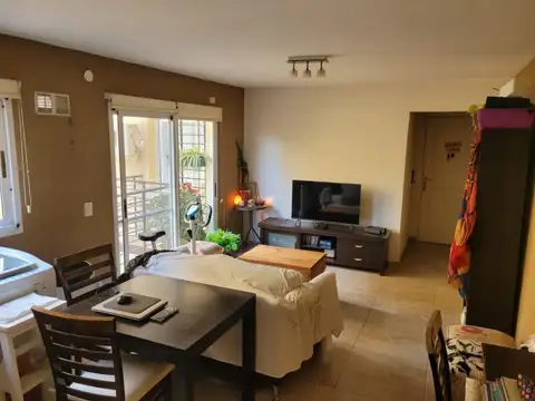 Depto Tipo Casa 2 ambientes con 1 baño