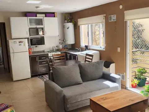 Depto Tipo Casa 2 ambientes con 1 baño